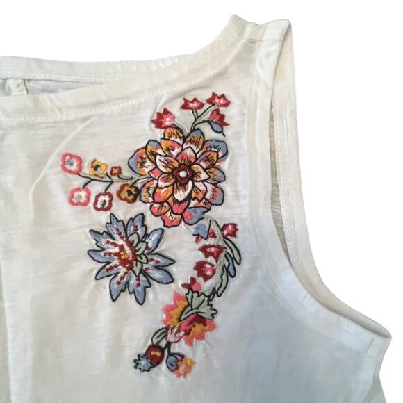 Loft VGUC Mama White Tank Top with Embroidery. Size M - Picture 2 of 5